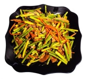 Побеги чеснока с языком